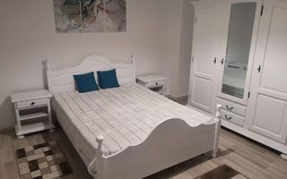 Apartament cu 3 camere, 84mp, Zona Central - Poză 2