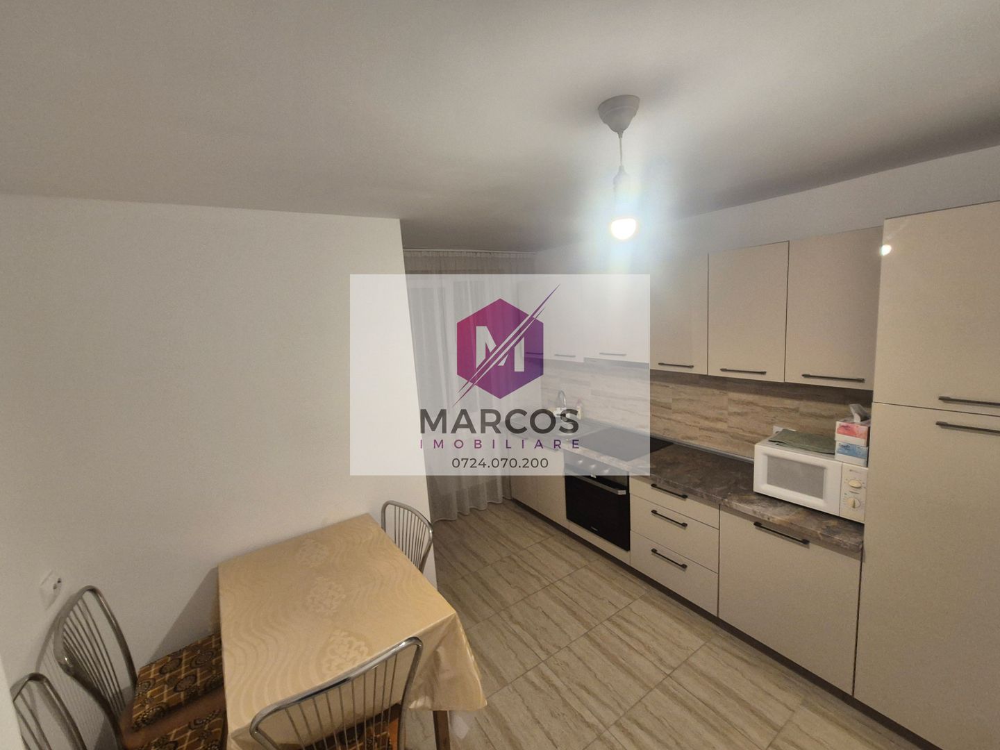 Vand apartament 3 camere Centru - Poză 9