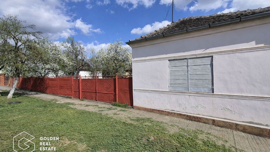 Casa cu doua corpuri de cladire, localitatea Chesint - Poză 3