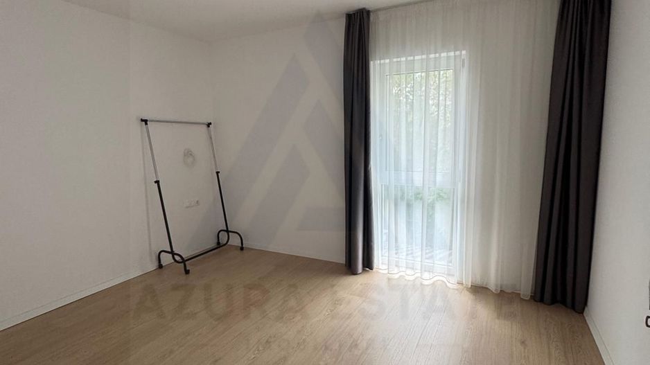 Casa individuala 114 utili 4 camere 2 bai si curte 215 mp in Selimbar - Poză 7