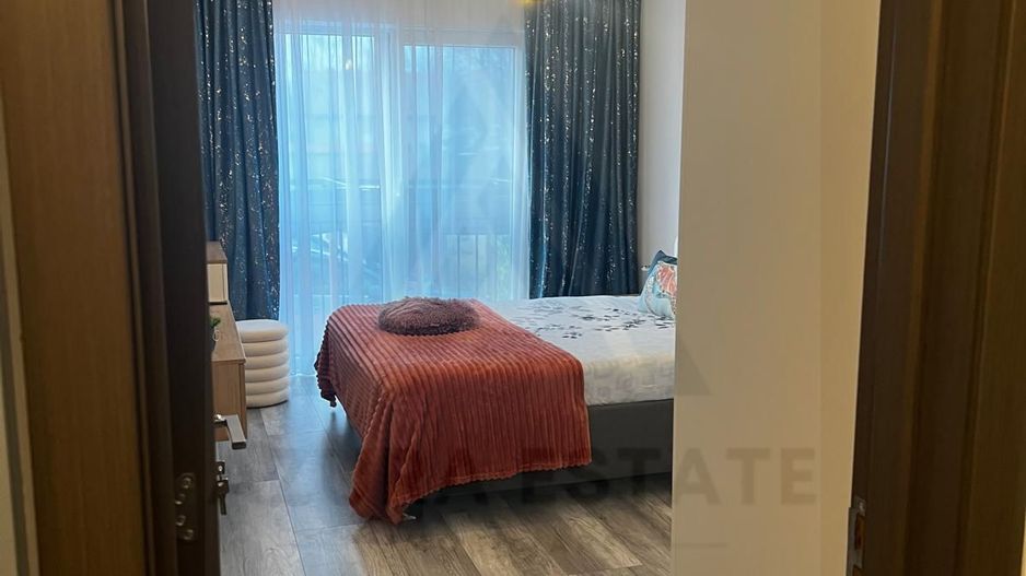 Apartament ultrafinisat 2 camere curte proprie si parcare in Selimbar - Poză 8