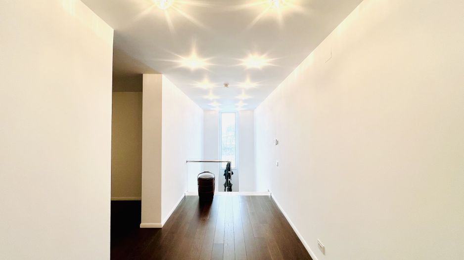 Proprietate deosebita suprafete generoase 580 mp teren 2076 mp - Poză 10