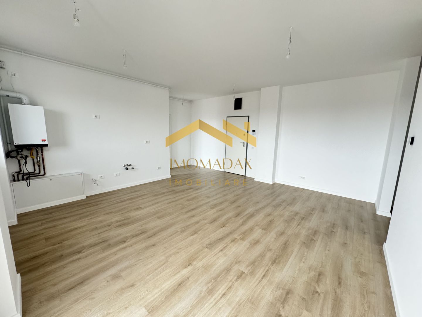 Apartament- 2 camere -1 loc de parcare - Poză 3