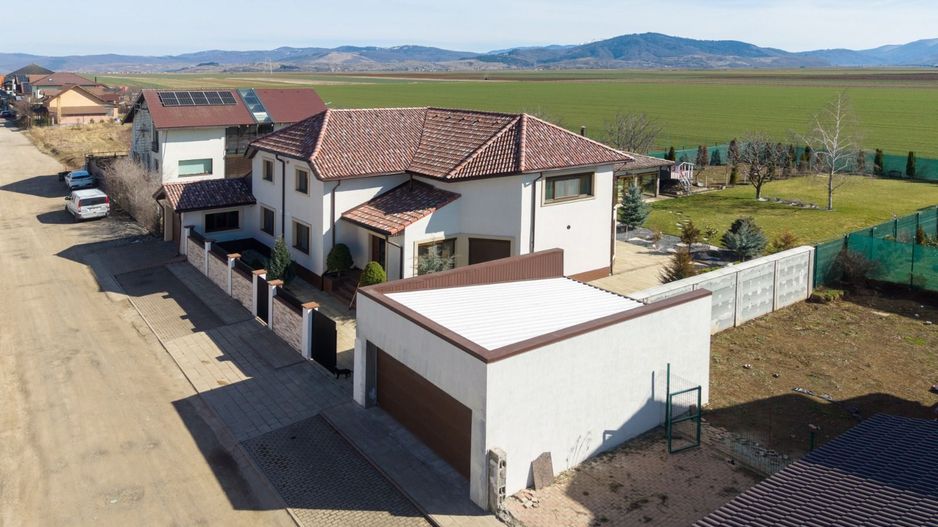 Casa 6 dormitoare+4 bai -1500 mp teren-Sacele - Poză 41