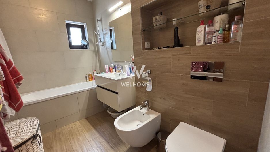 Casa generoasa LA CHEIE, curte 200 mp in Selimbar - Poză 17