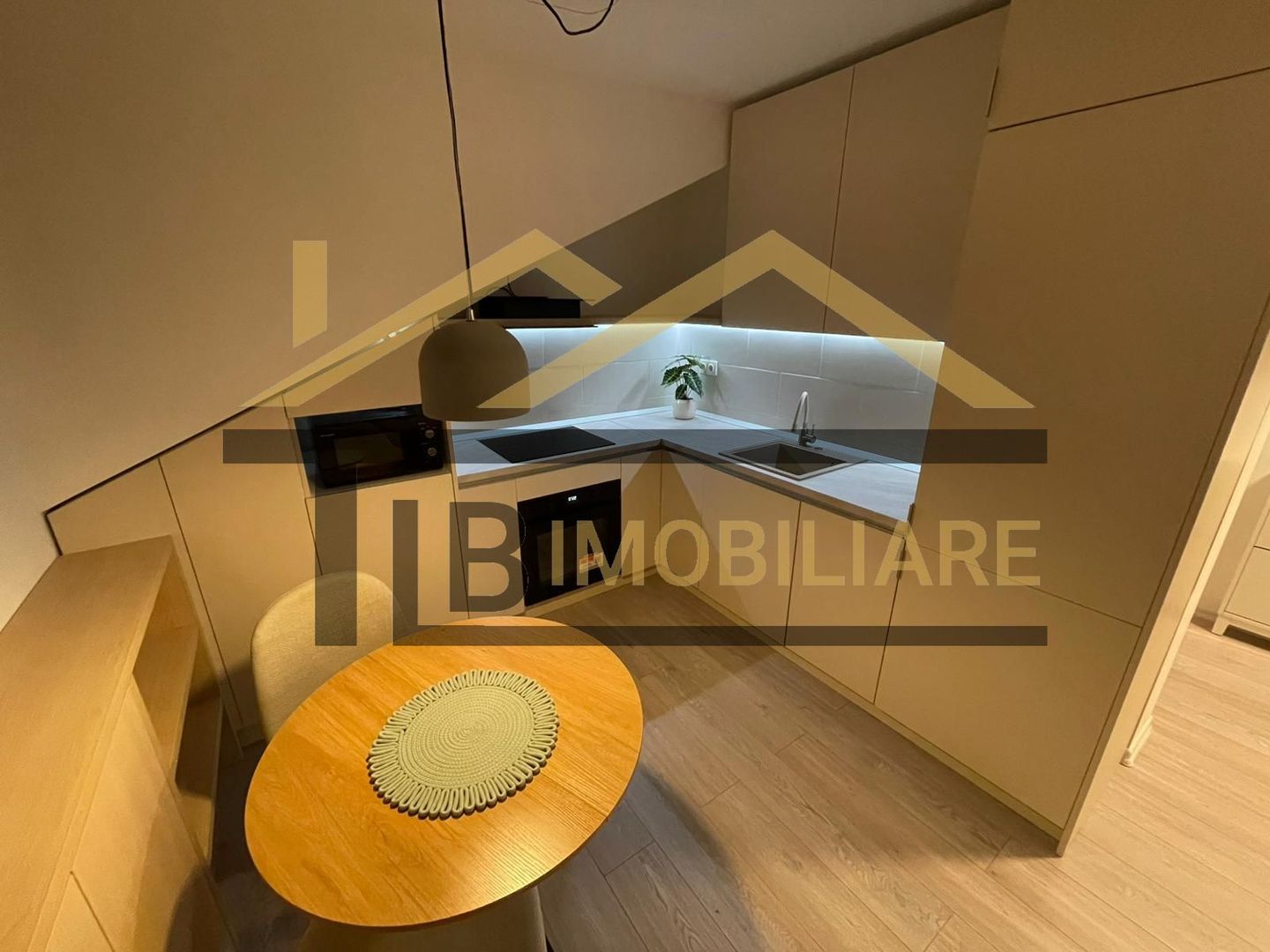 Apartament de 2 camere, 40mp, parcare, Zona Platou - Poză 2