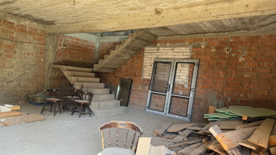 Vanzare casa cu 4 camere+anexe într-o zonă de poveste – Bezdead - Poză 9