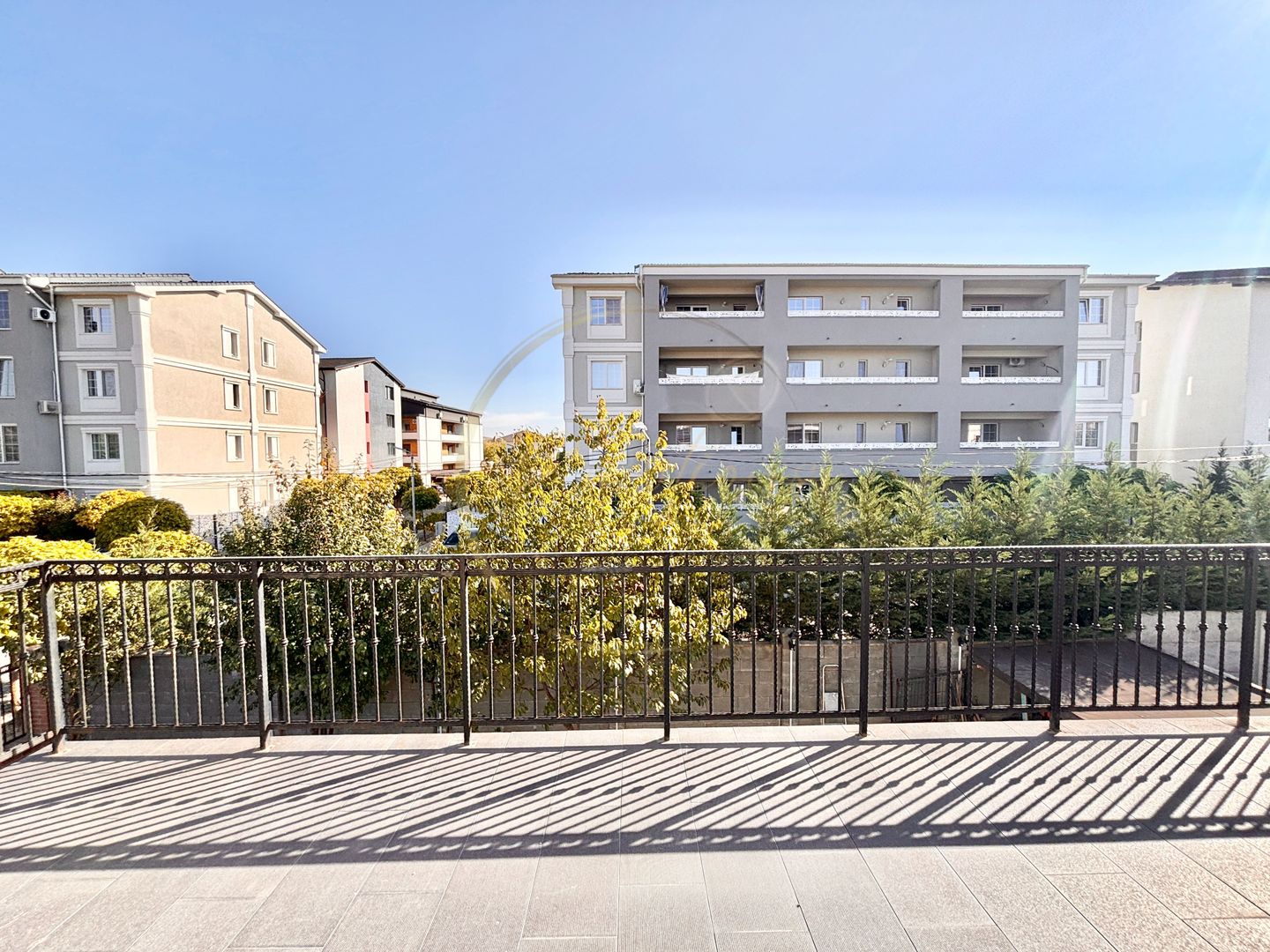 1/2 Duplex - Giroc - zona Planetelor - 4 camere | Poarta electrica - Poză 16