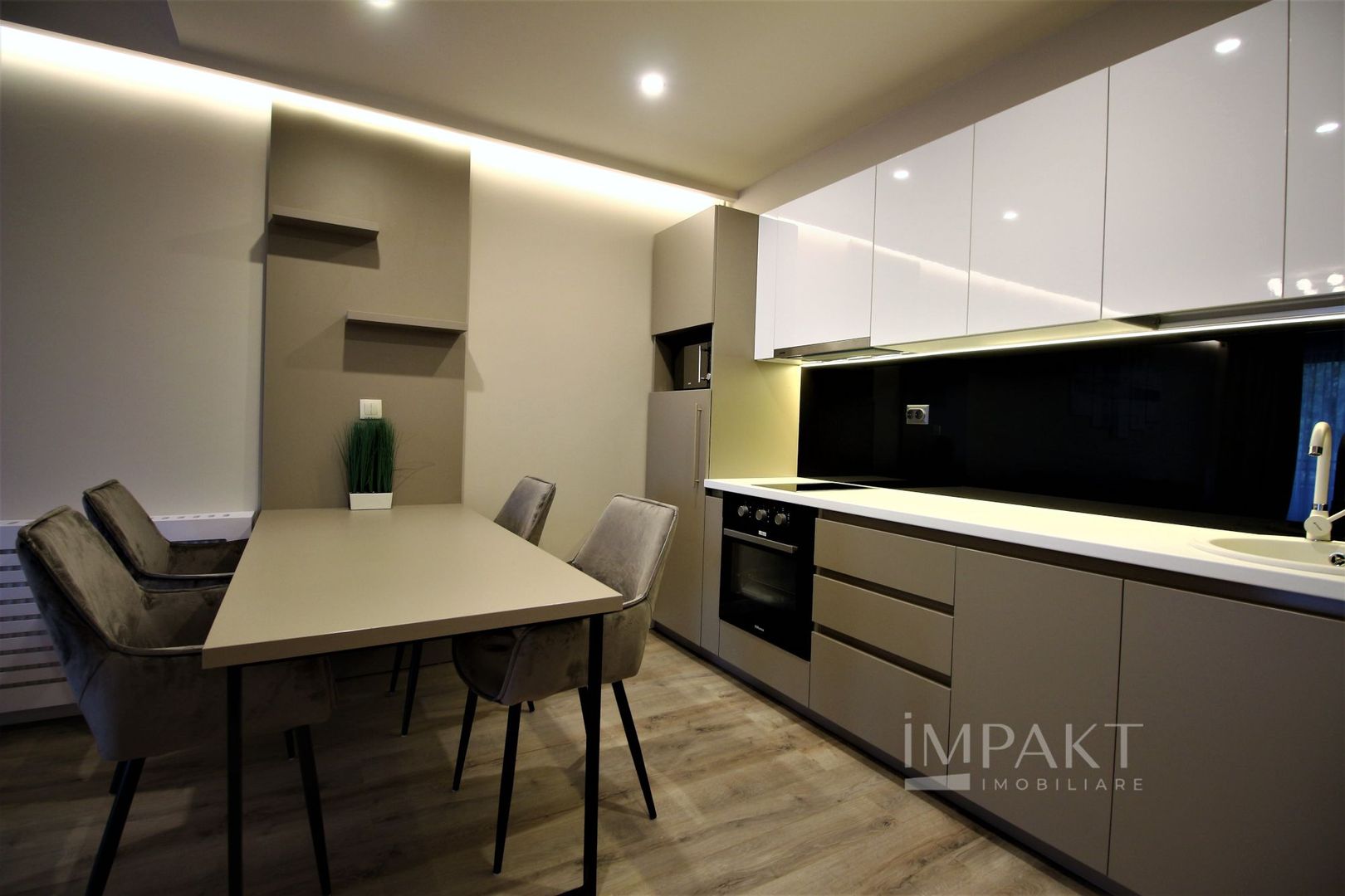 Apartament de inchiria premium 3 camere ,parcare, în centrul Clujului! - Poză 9