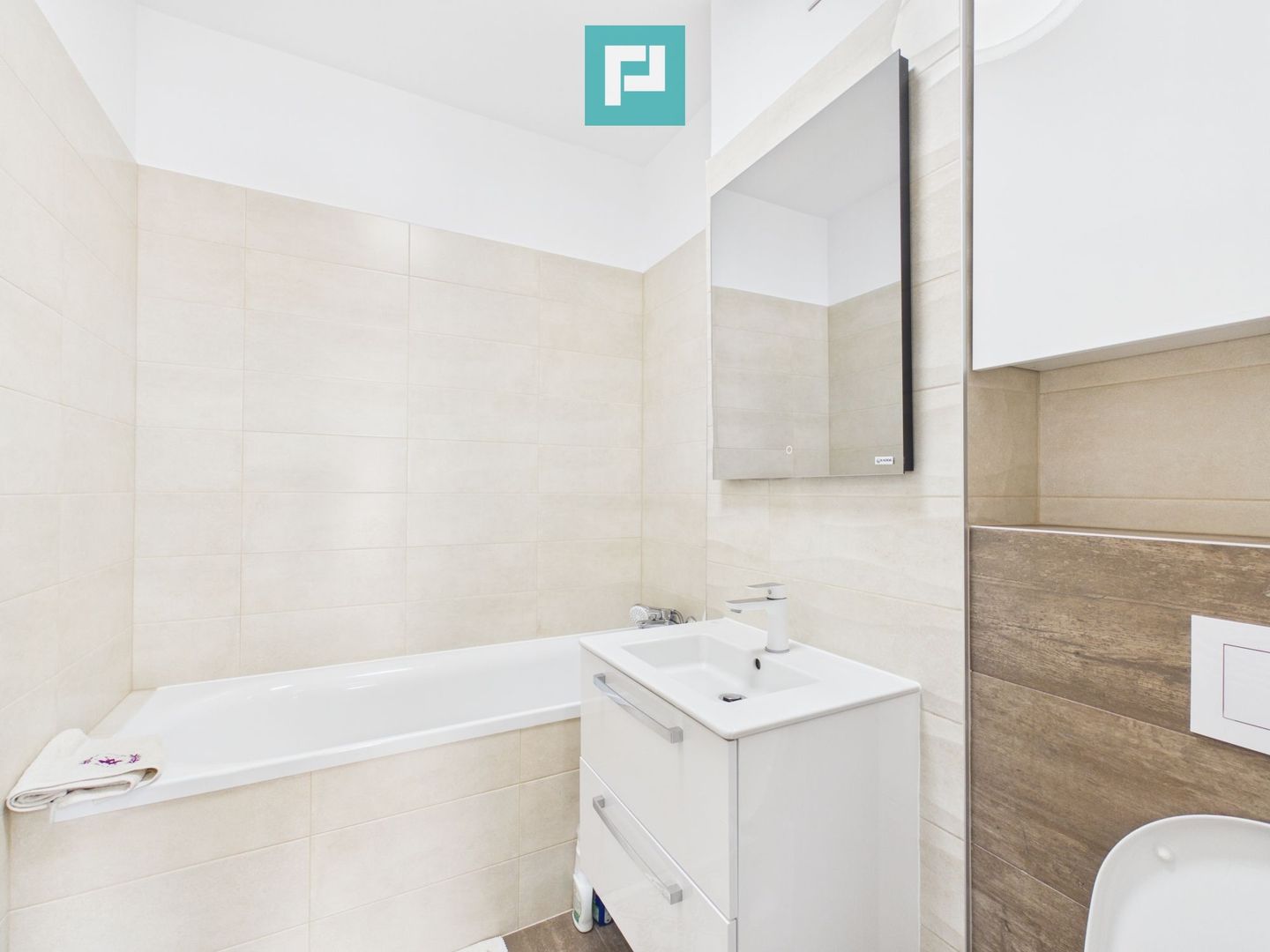 Apartament cu 3 camere Adora Park - Poză 3