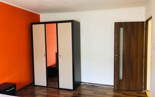 Apartamen 2 camere, etaj intermediar, Cetate - Poză 1
