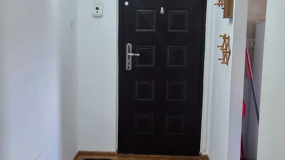 CENTRUL ORASULUI, 2 CAMERE, APARTAMENT SEMIDECOMANDAT - Poză 1