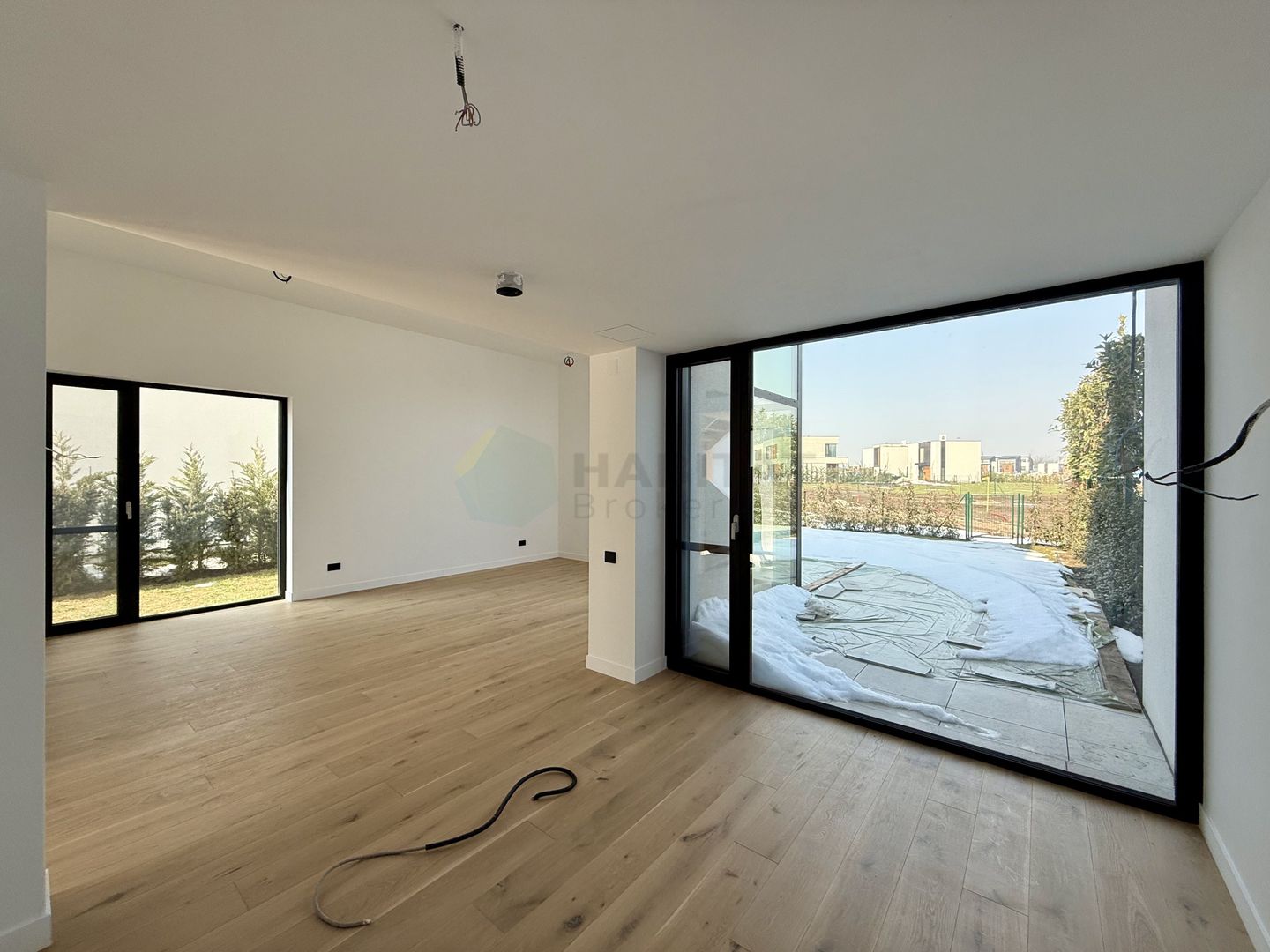 Vila tip duplex in Amber Forest, langa padure - Poză 2