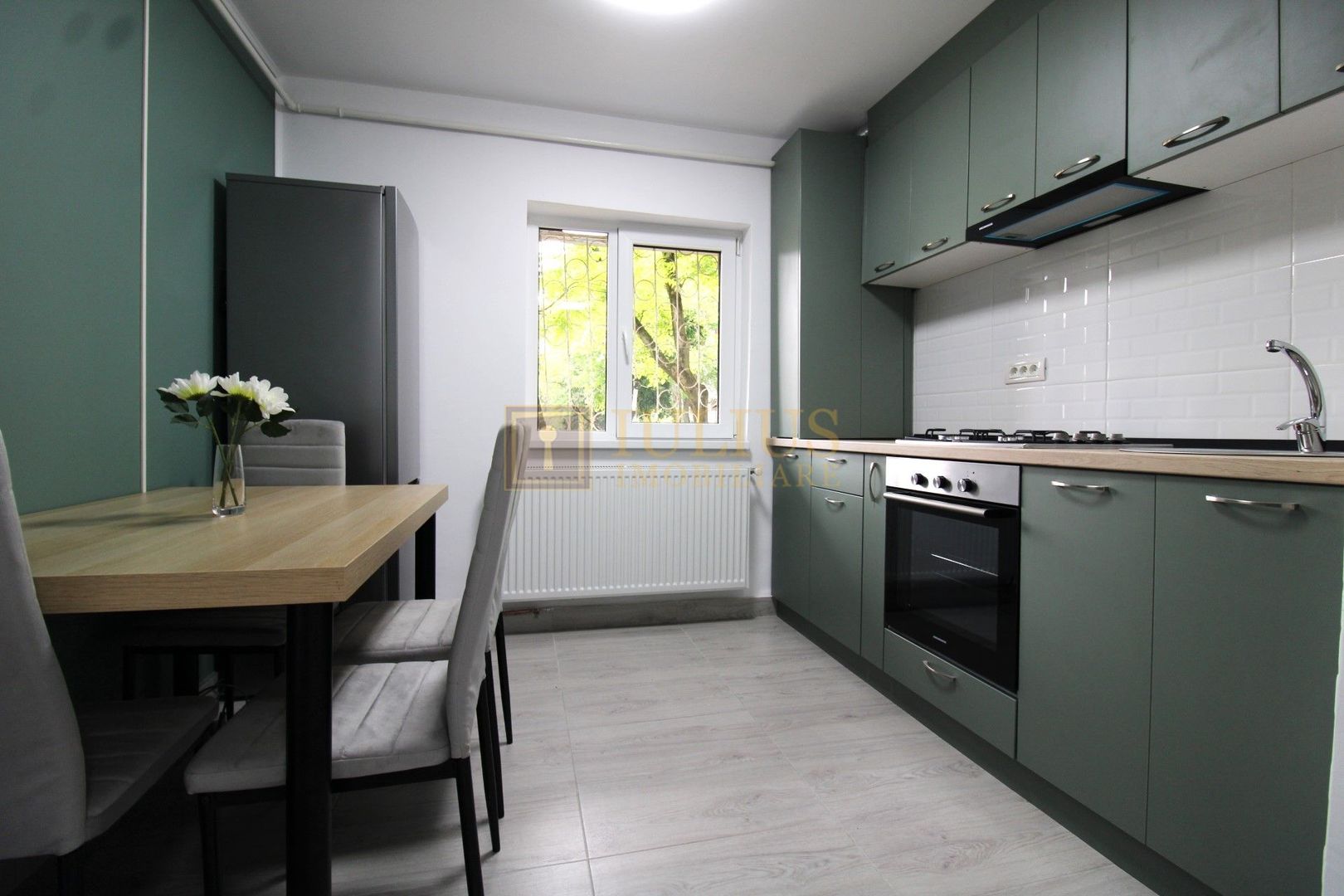 3 camere recent renovat, totul nou- Aradului - Poză 8