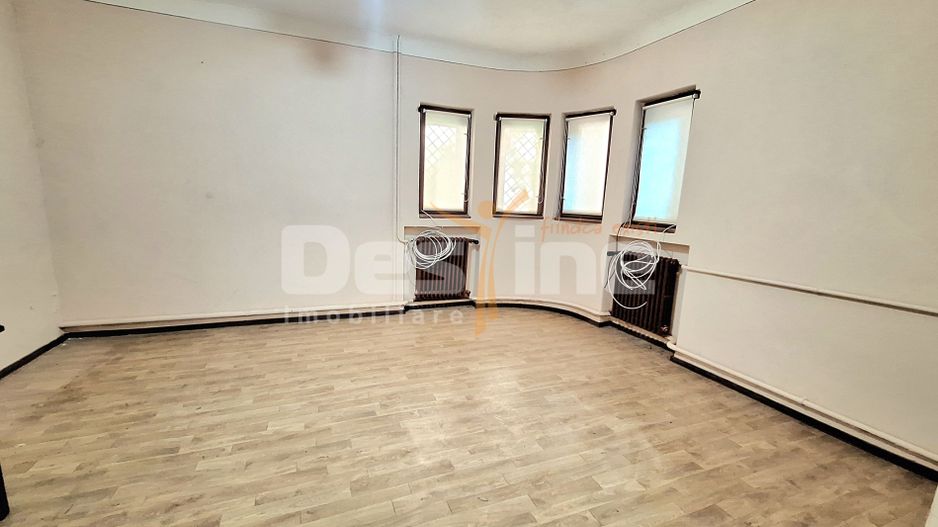 Apartament in Vilă interbelică | curte 250 mp, la 5 min metrou - Poză 4