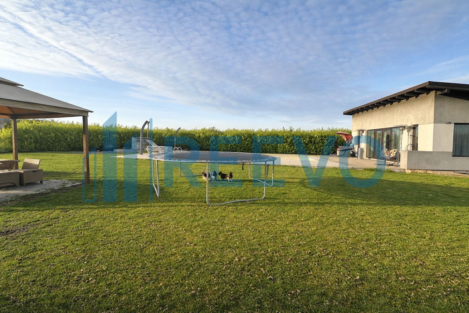 Proprietate pentru investiție cu Piscină în Hemeiuș - Poză 3