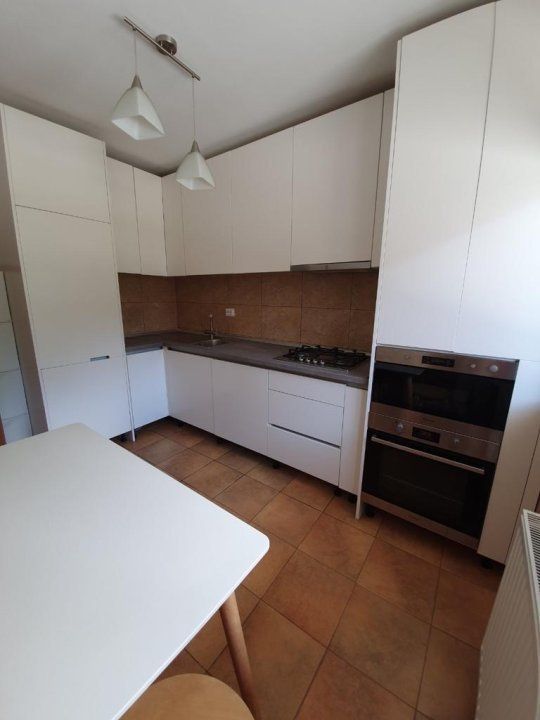 Casa / vila 4 camere in duplex, orasul Brasov - Poză 3