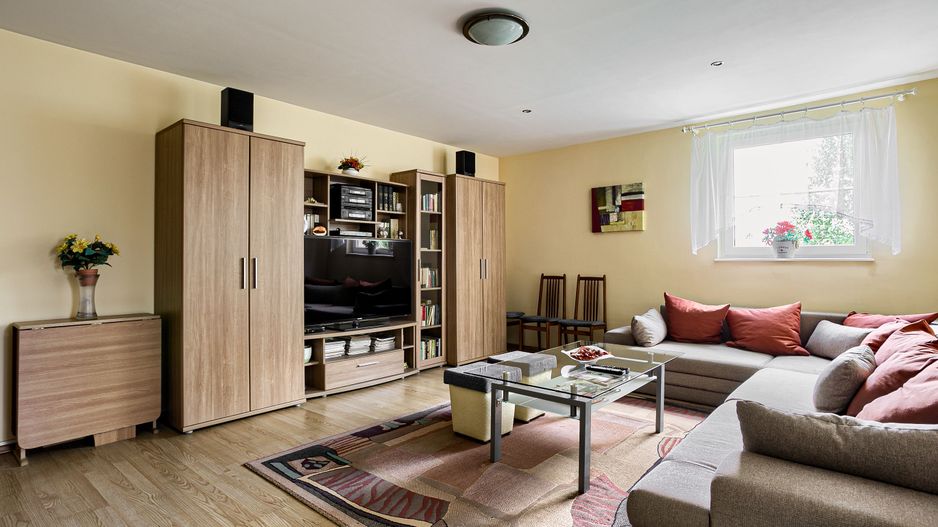 Casă Aradul Nou cu 5 camere și teren 2189 mp - Poză 4