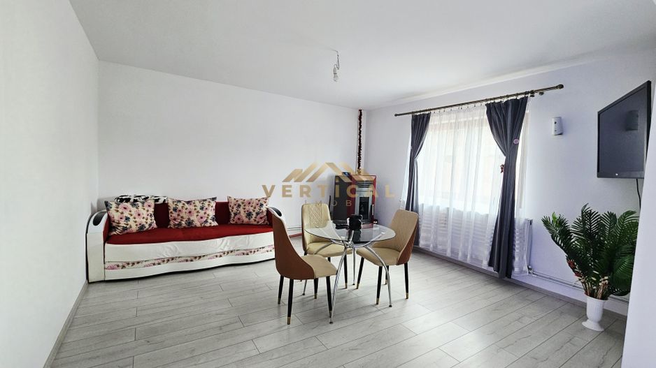Vila 6 camere la intrare in Dobreni - Poză 11
