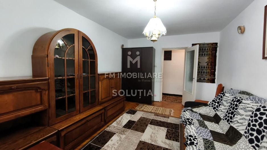 De închiriat apartament cu 3 camere - etaj 1- bd-ul Decebal - Poză 2