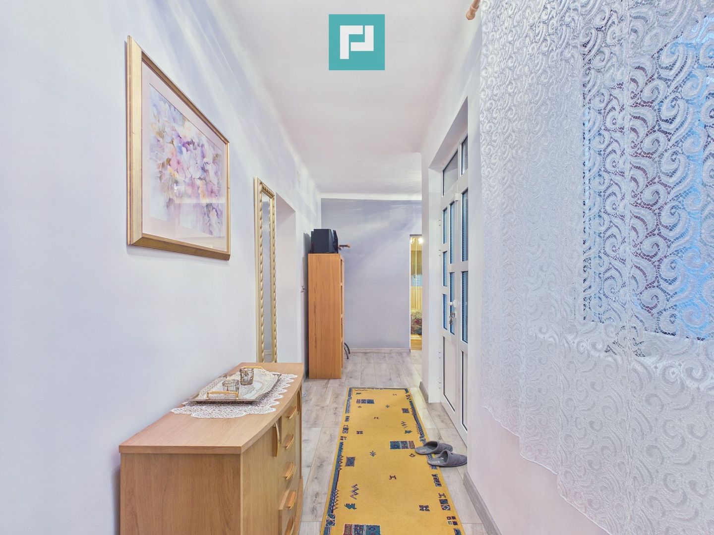 Casă 2 corpuri și 5 camere ultracentral în Curtici - Poză 19