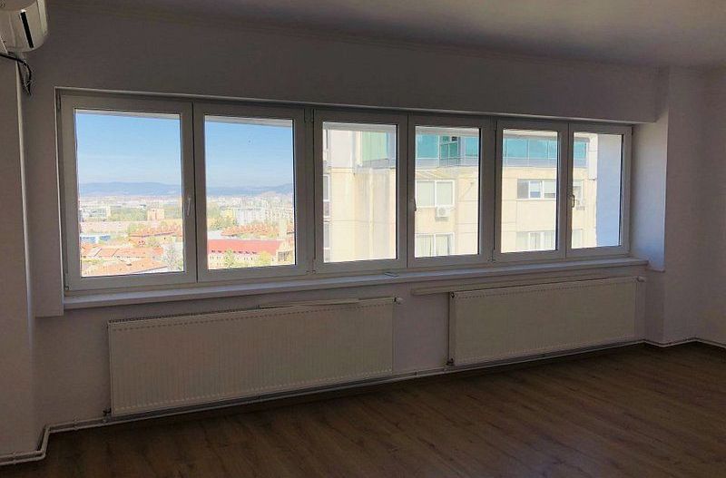 Birou 3 camere, zona centrala cu vedere panoramica de inchiriat - Poză 9