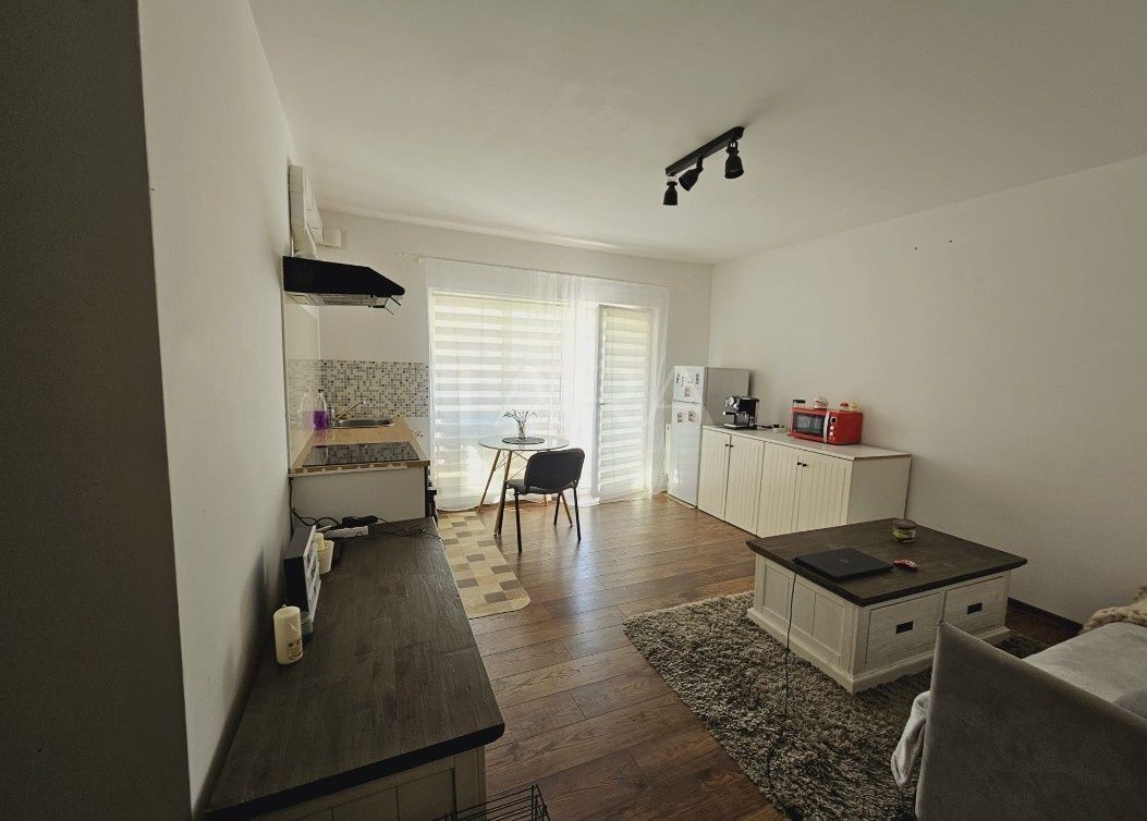 Apartament cu 2 camere, mobilat și utilat, cu parcare cu CF. Florești. - Poză 1