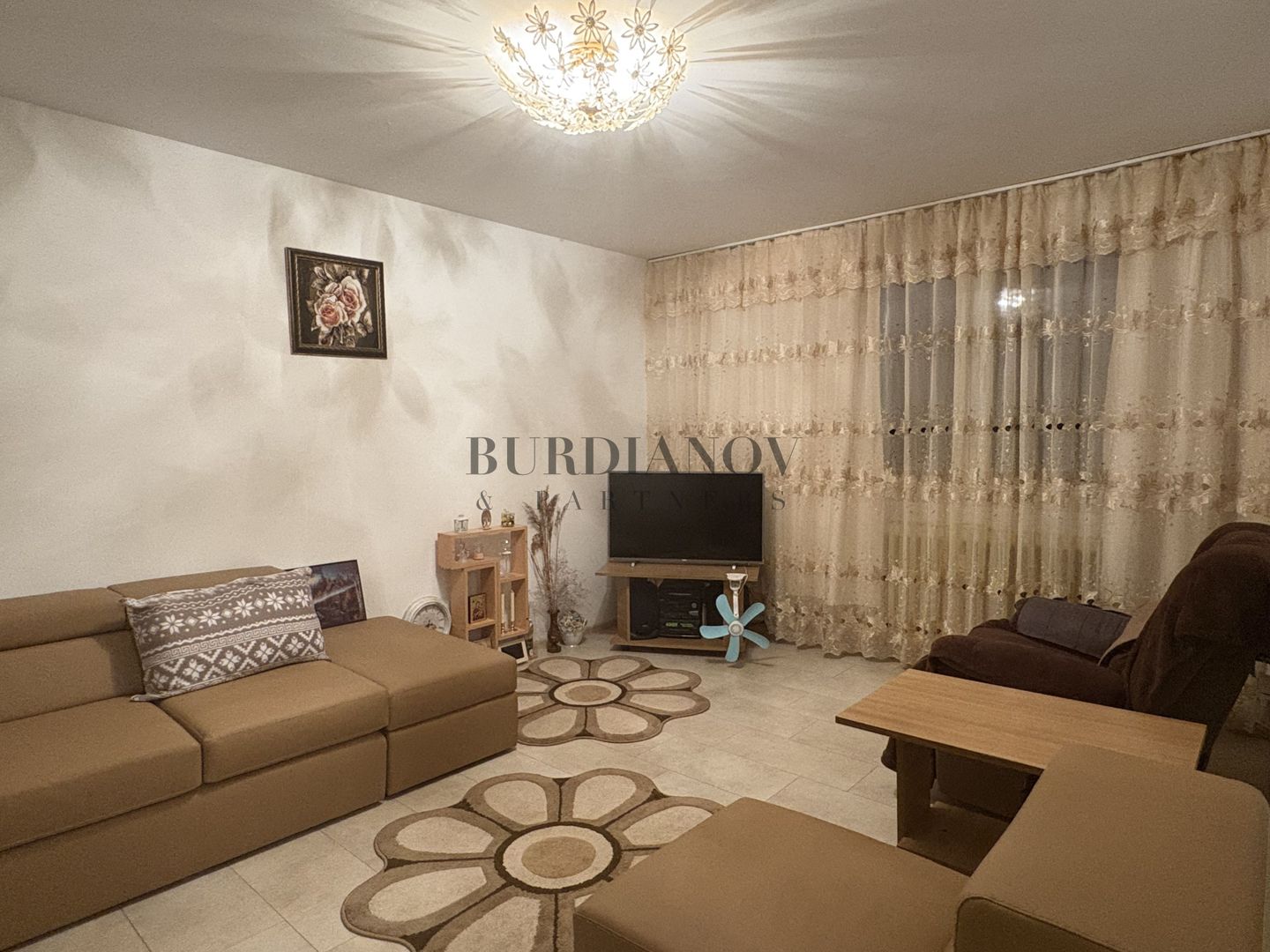 Apartament cu 3 camere de vânzare - 1 Decembrie 1918 - Sector 3 - Poză 1