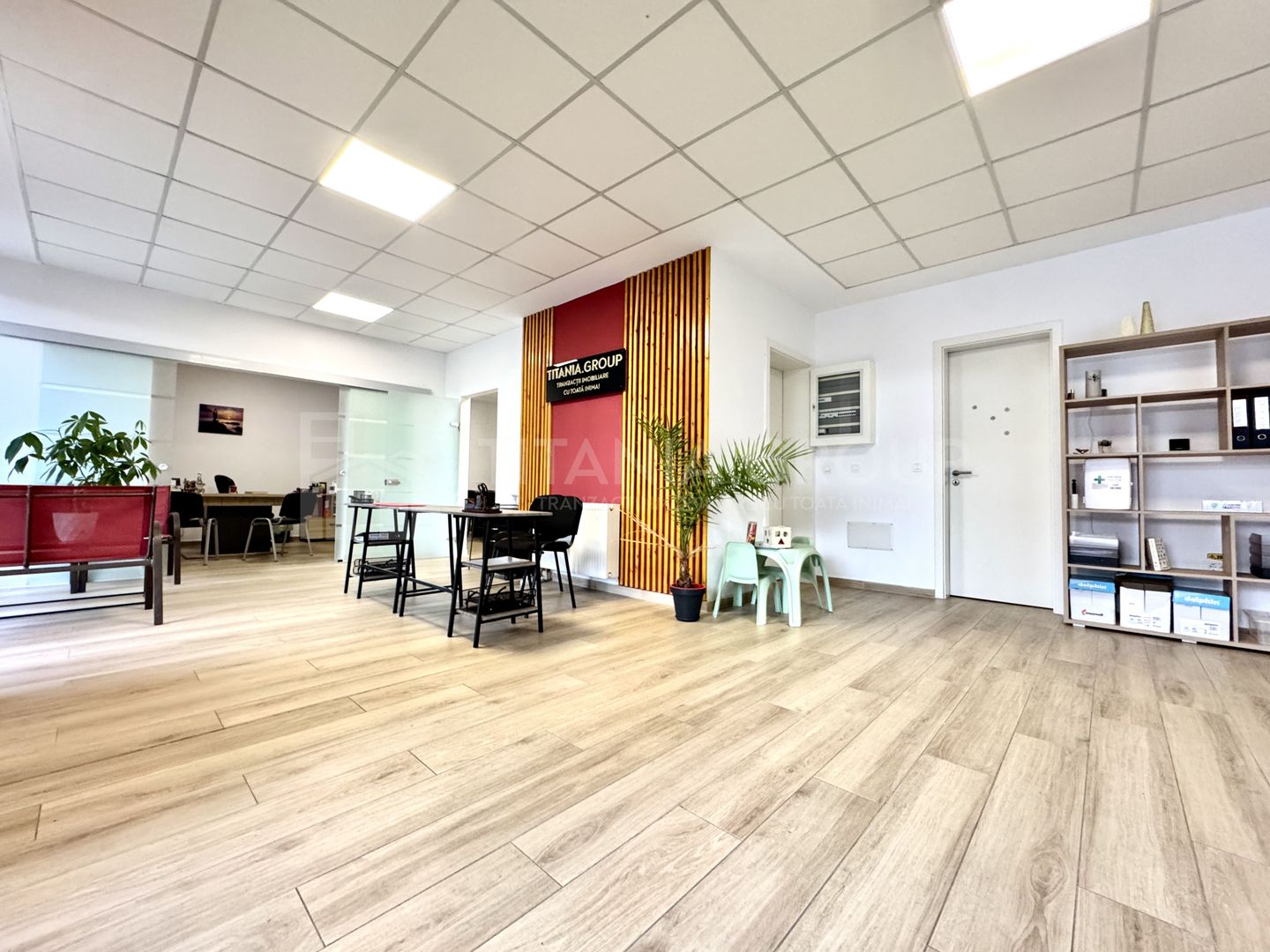 Spațiu comercial Kasper Coresi 100 mp, terasă 35mp - Poză 4