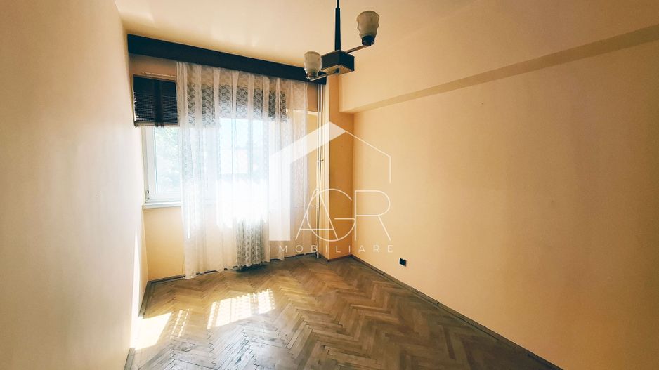 Apartament cu 3 camere, decomandat, Piata Mihai Viteazu - Poză 7