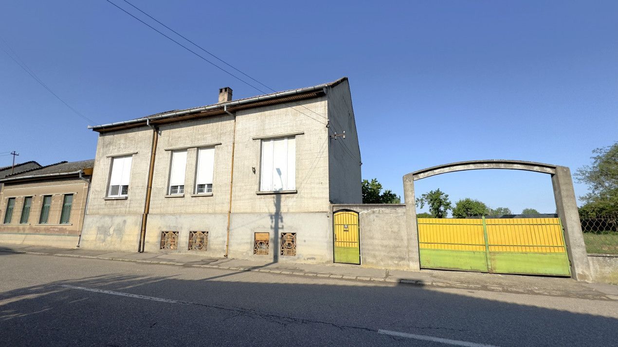 Casă 4 camere, Teren 3.862 mp Str. Traian Nr.99 - Carei - Comision 0% cumpărător - Poză 1