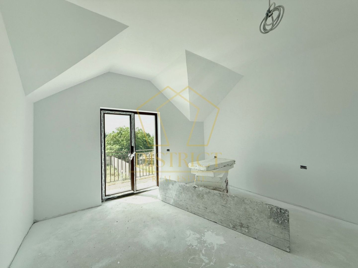 Duplex spatios cu 4 camere | Covaci - Poză 4