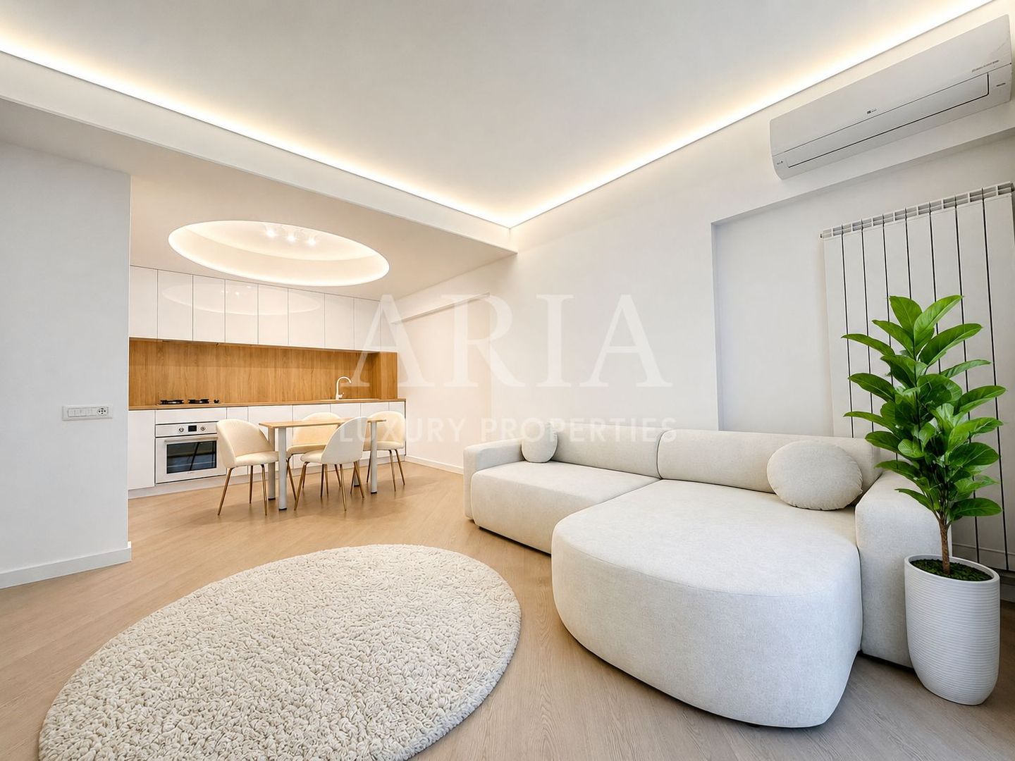 Cortina North | Design Apartment/POOL/SPA/GYM - Poză 1