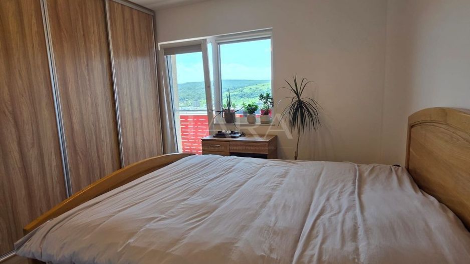 Apartament modern cu 3 camere, balcon generos și parcare subterană. - Poză 4