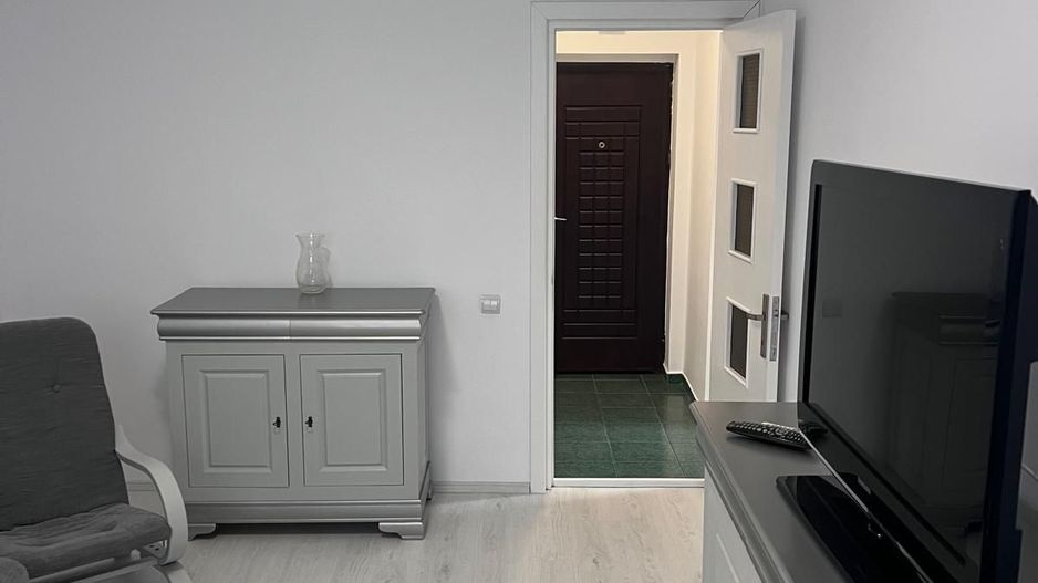 De inchiriat apartament 2 camere – Delfinariu, Constanța - termen lung - Poză 3