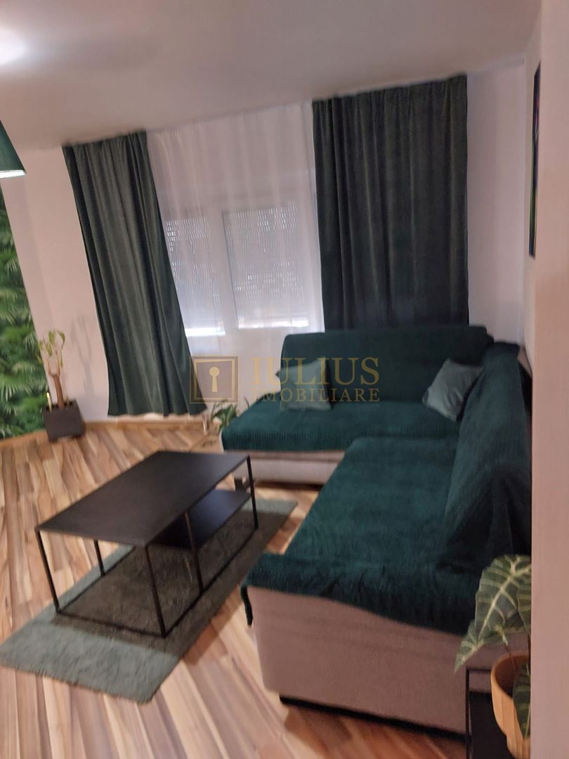 Parter inalt,  centrală proprie- in spate la Hotel Strelitia - Poză 6