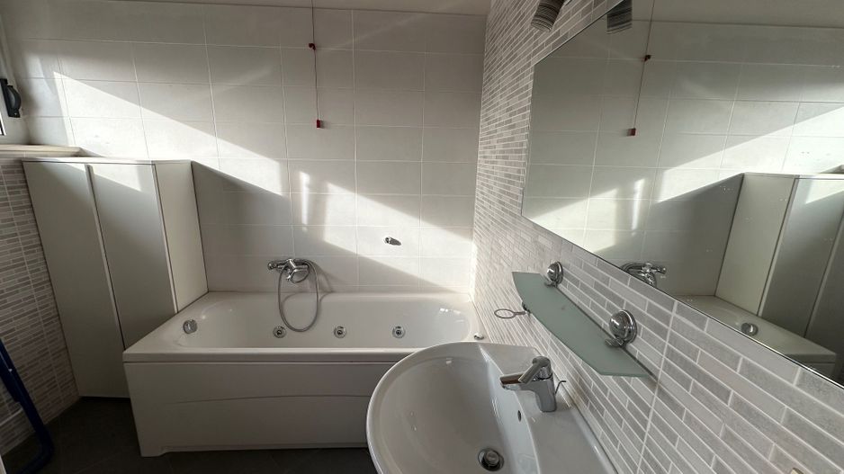 Apartament 3 camere cu terasa de 38 mp - Poză 14