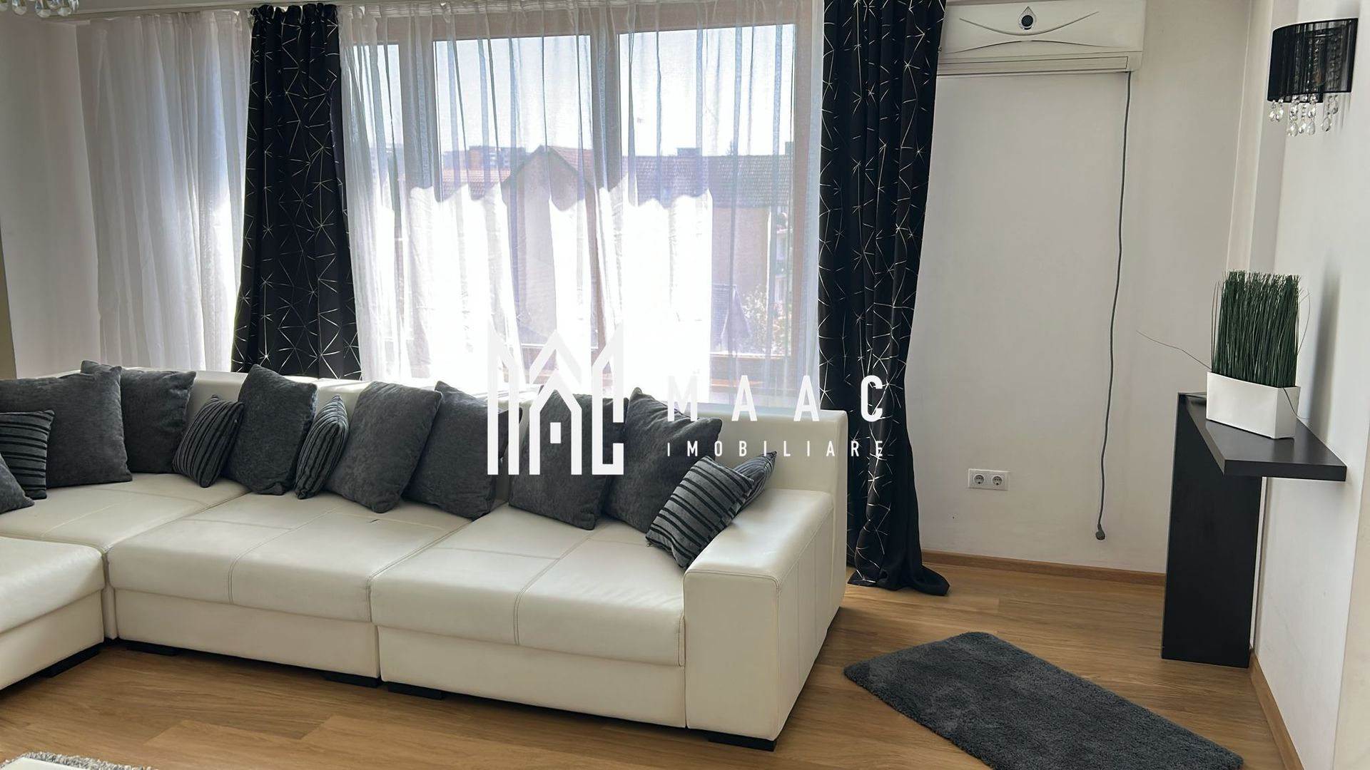 Apartamentb3 camere 2 băi ,garaj - Poză 1