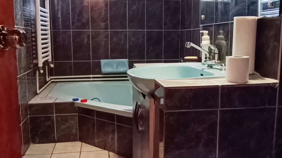 Apartament cu 3 camere decomandate,Carpatilor-Judetean - Poză 8