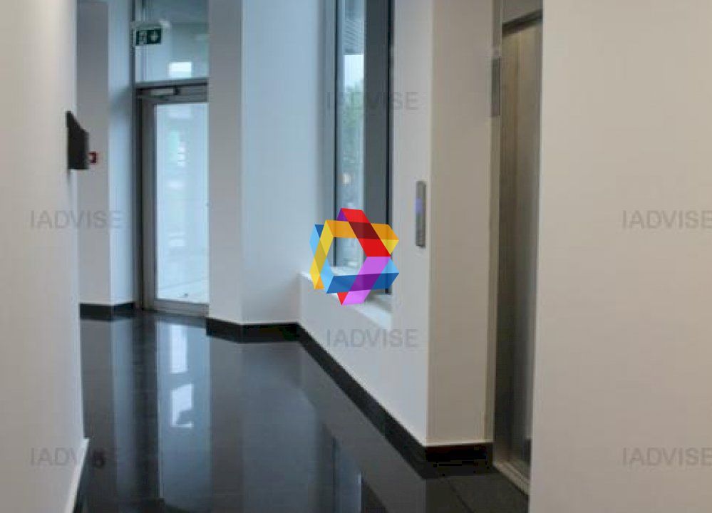 Showroom/birouri de închiriat Brasov- 60 mp cu ( utilități incluse in pret ) - Poză 1