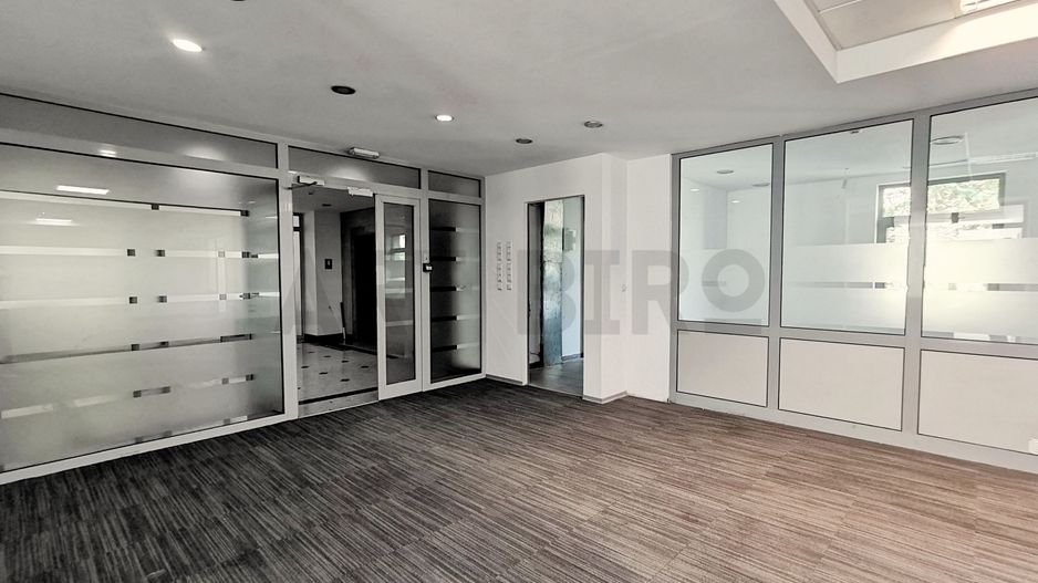 Zero comision, 260-682mp birou mobilat, move-in ready, Romana, 6' metrou - Poză 16