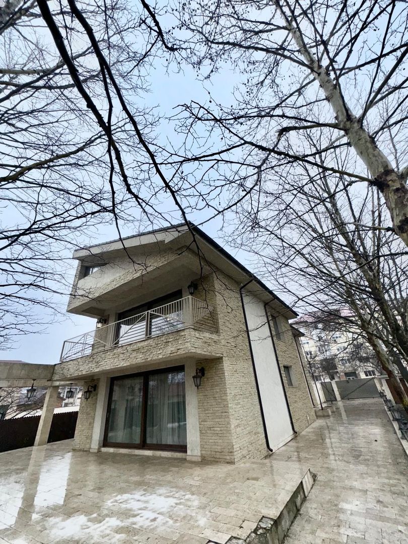 Casa de vanzare Urziceni Ialomita bulevard principal - Poză 11