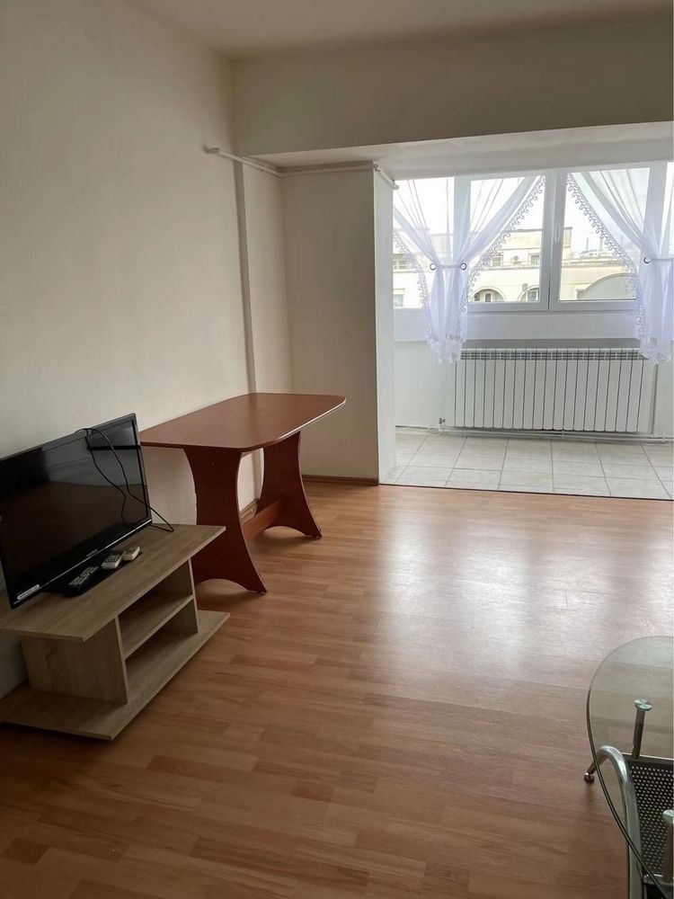 Ocazie! Proprietar direct!3camere de vânzare Decebal București - Poză 1
