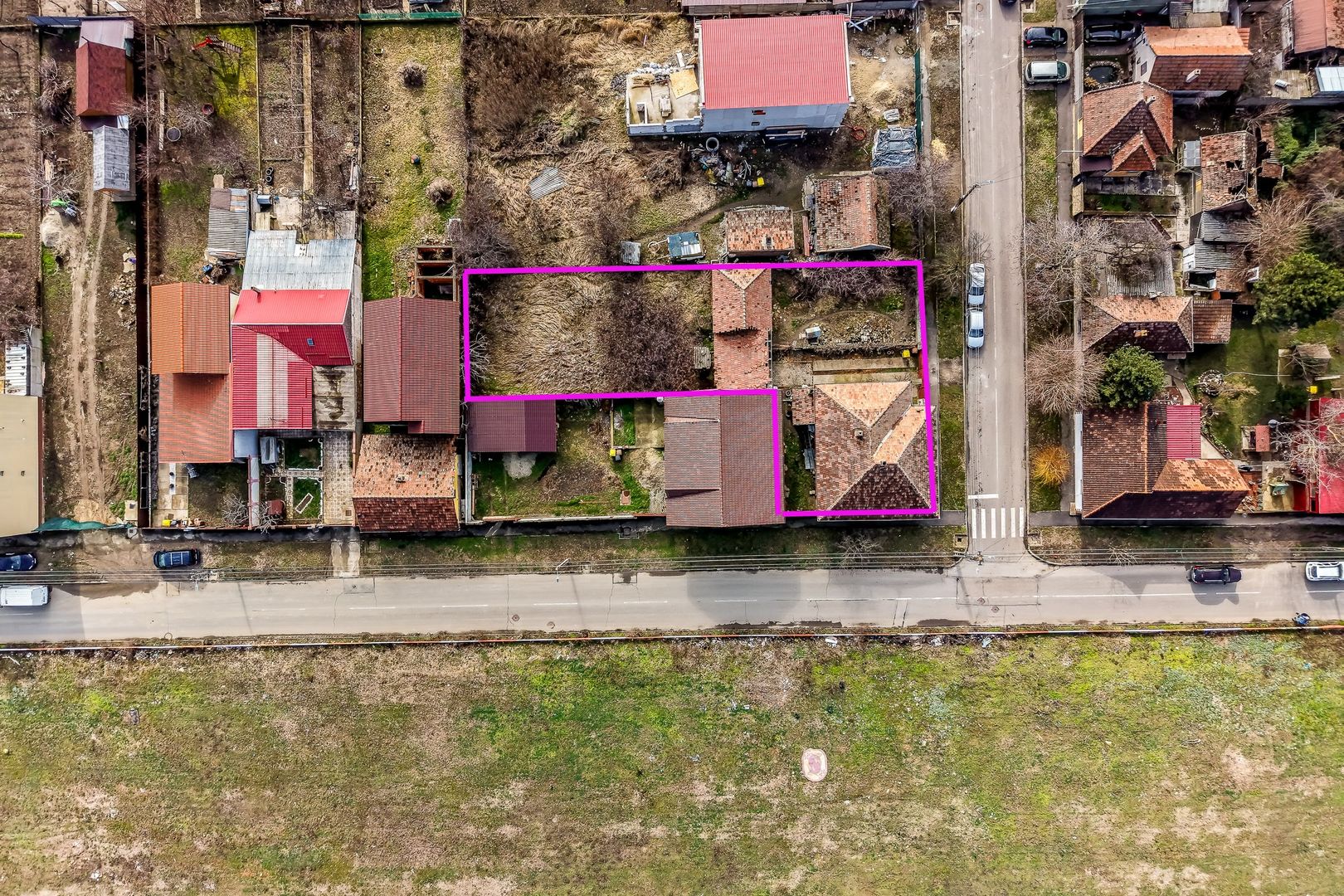 Casă de renovat cu 773 mp teren la preț de apartament - Poză 2