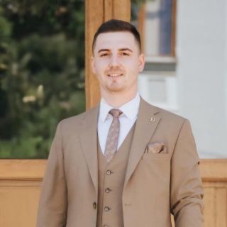 Georgian Iasinovschi® - Insta House Rental