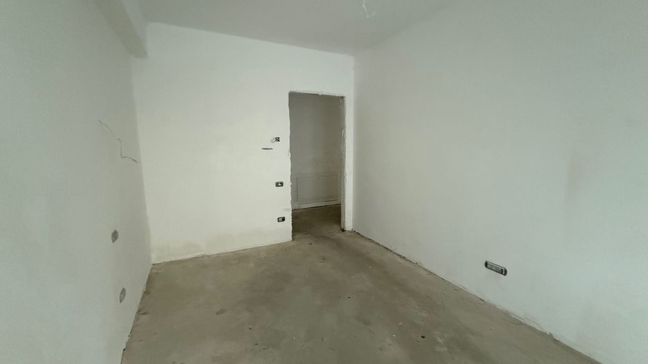 Apartament 4 Camere de Vanzare - Poză 8
