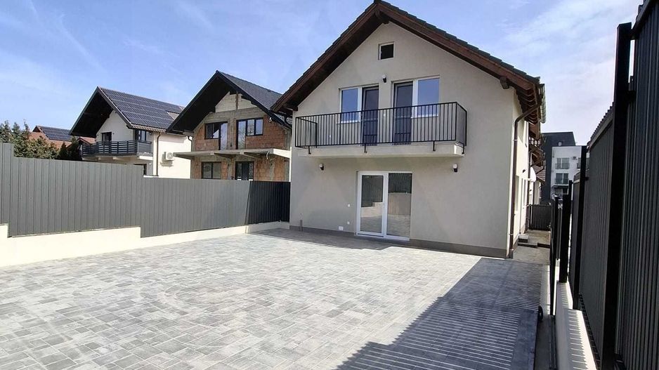 Casă premium prima inchiriere 4 camere 3 bai curte 100 mp Cisnadie - Poză 1