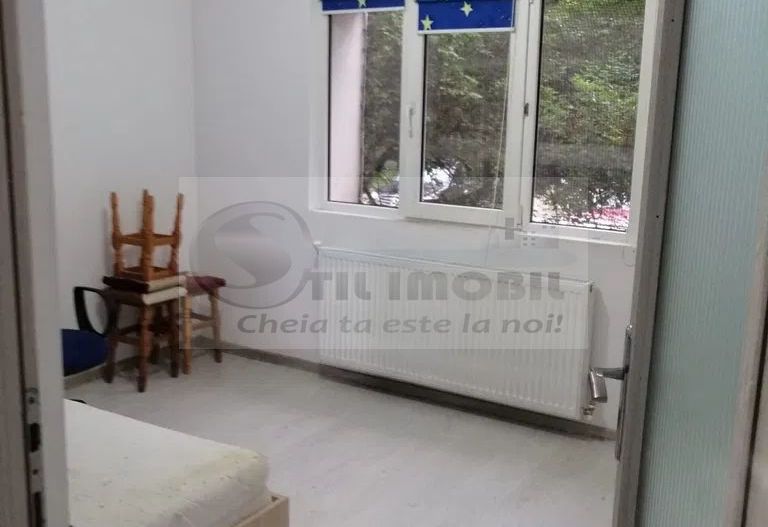 Ap 4 camere, decomandat ,Bld. Poitiers – 135000 EURO NEGOCIABIL - Poză 3