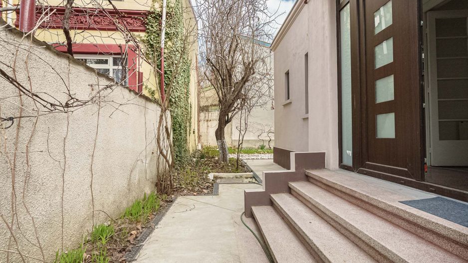 Piata Muncii, casa 87 mp totali, 179 mp curte libera, ideala birouri - Poză 8