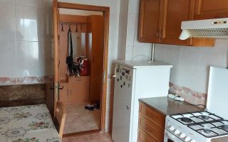 Inchiriez 3 camere decomandate zona Complex - Poză 2